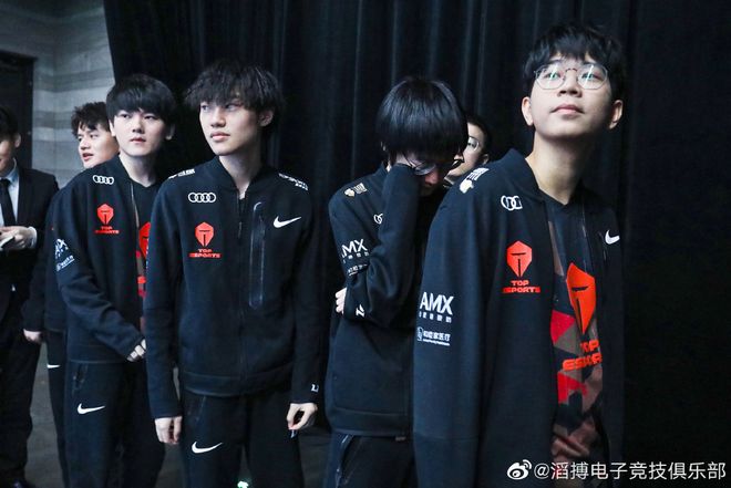 的破门窗口 的破门窗口